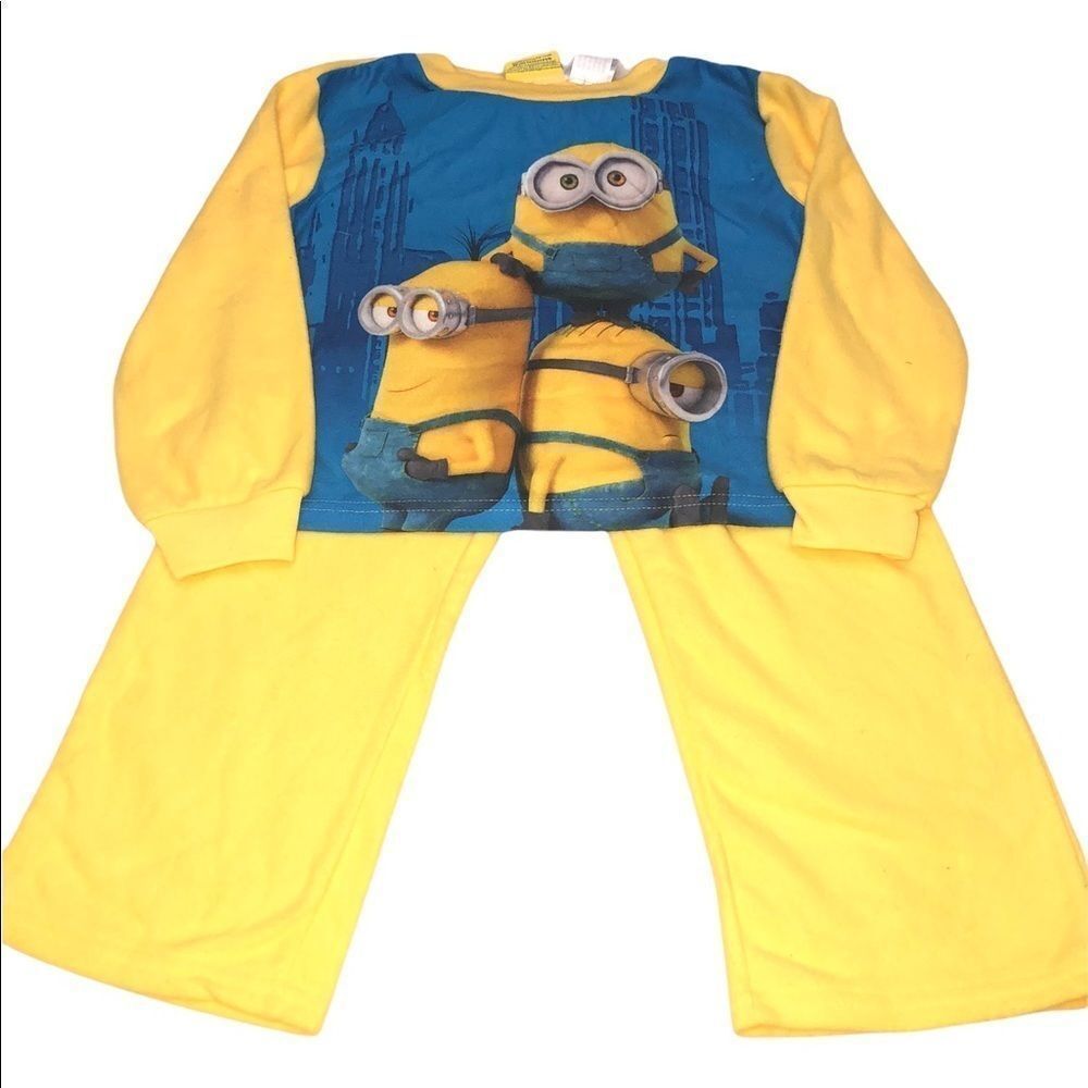 Boys Size 4/5 Minions  Pajamas